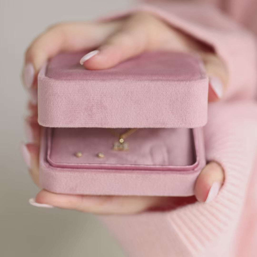 goldkette mit buchstabe, buchstaben gold mit 1 initital, geschenk schmuck set für damen 