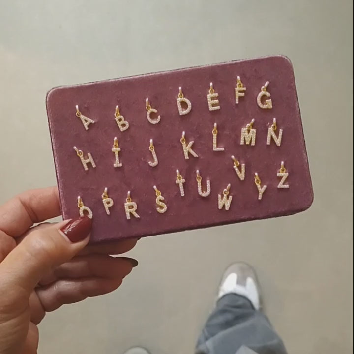 buchstabe gold, buchstaben anhänger für halskette, pave letter charm, buchstabe zirkonia, shiny letter charm