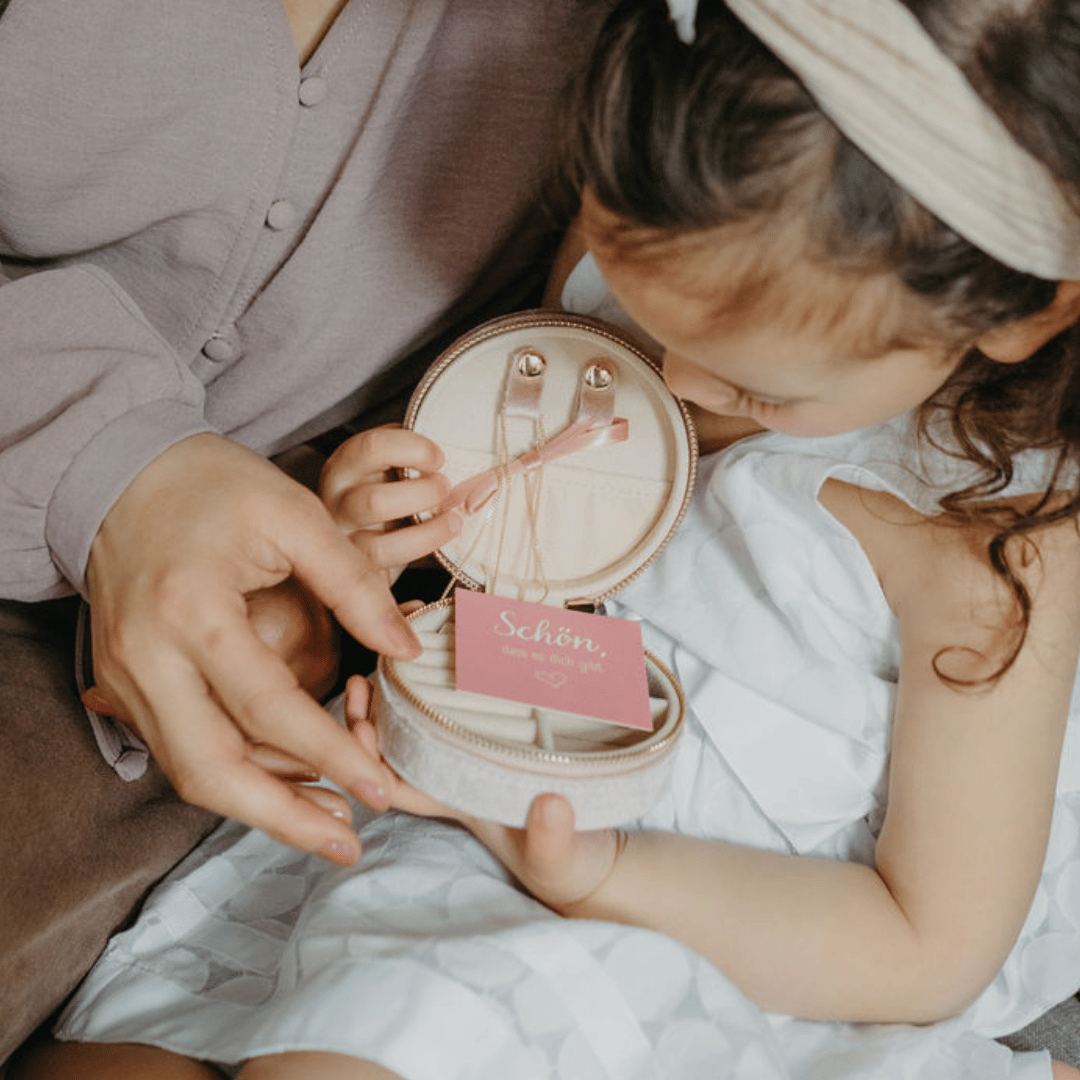 travel box klein rund, schmuck Etui rosa für Mädchen, Schmucketui rund mit weichen Velours, Taufgeschenk für Mädchen, Geschenk zur taufe 