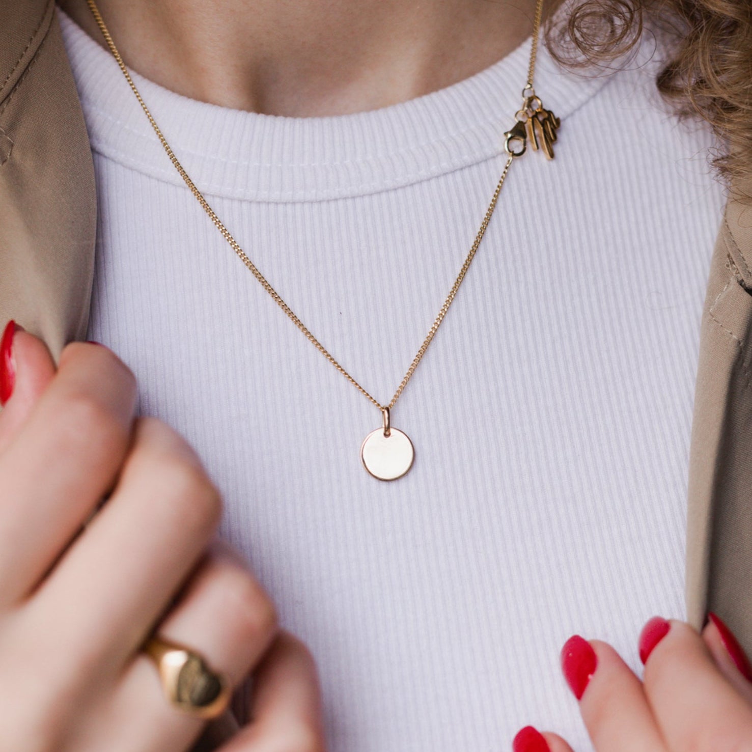 Buchstaben kette Gold 585 Gold, Gold Kette mit Buchstabe 750 Gold, Goldkette mit Gravur, Echt Gold Kette personalisiert, Namenskette 585 Gold, Kette 750 Gold für Damen, Goldkette mit Gravur 585 Gold, Goldkette Damen mit Gravur, Plättchen Kette Echt Gold 750 Gold oder 585 Gold