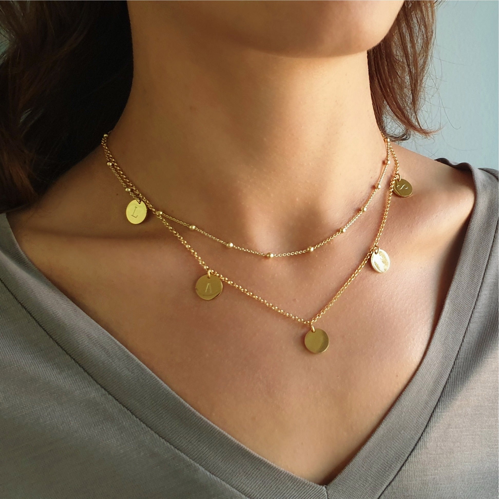 Familienkette Gold mit 5 Plättchen, personalisierte Familienkette mit Gravur, Kette personalisiert Gold, Kette mit Buchstaben gold, Kette mit initialen, Buchstaben Kette, Kette für Mütter gold