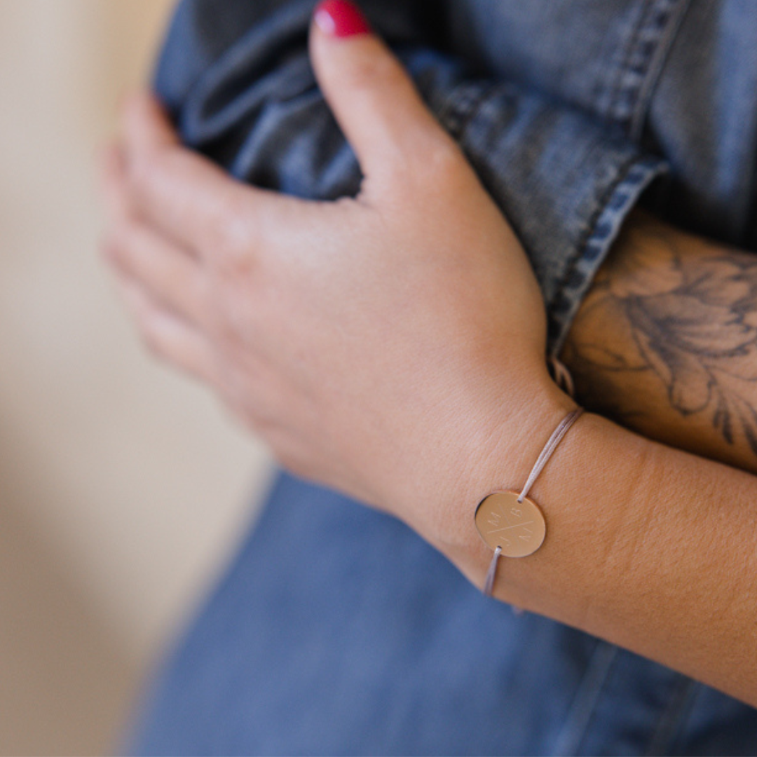 Freundschaftsarmbänder mit Gravur, Nylonarband mit Gravur, Armband aus Nylon, Plättchen Armband, personalisiertes Armband, Armband mit Gravur,